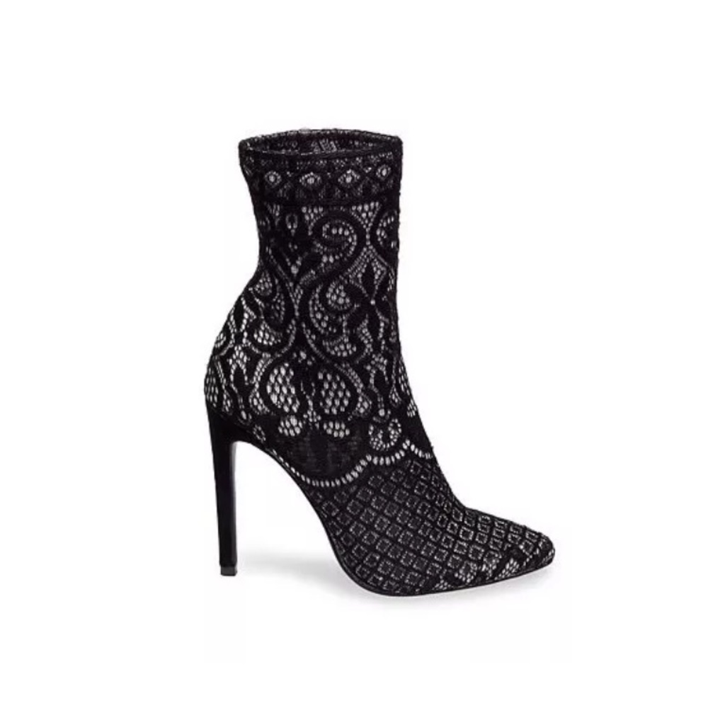 Steve Madden Bootie heel size 6.5